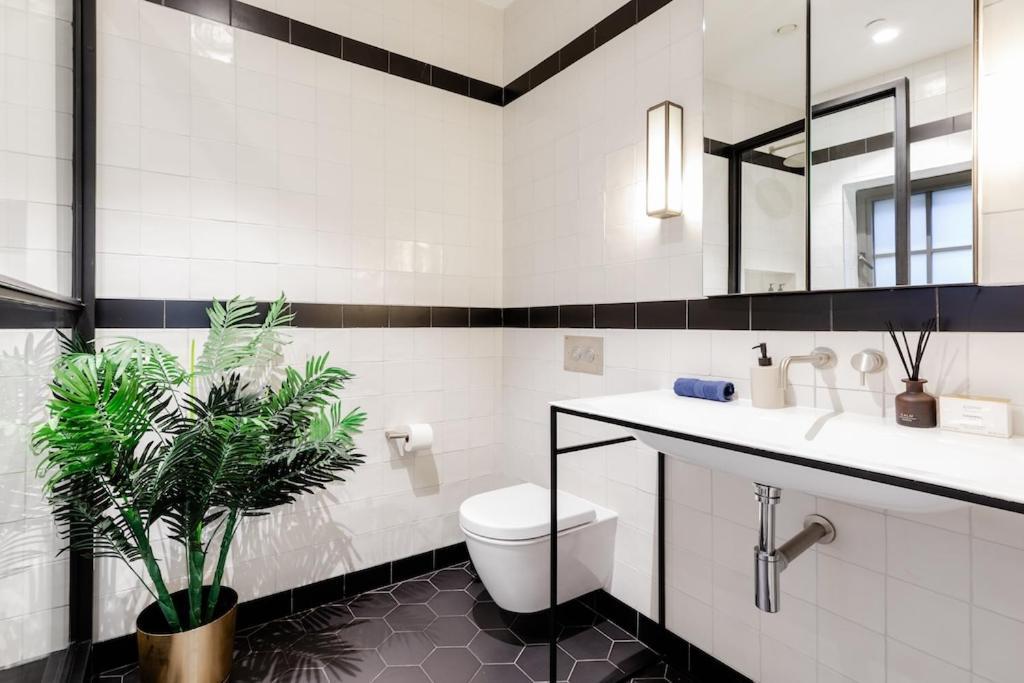Shh! Oxford St Dream-Come-True Fam Design Hot Spot Londres Extérieur photo